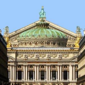 Opera Louvre Holiday Apartment