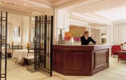 Hotel Suites Unic Renoir Saint-Germain - image 2