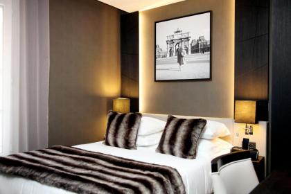 Hotel Elysees Paris - image 9