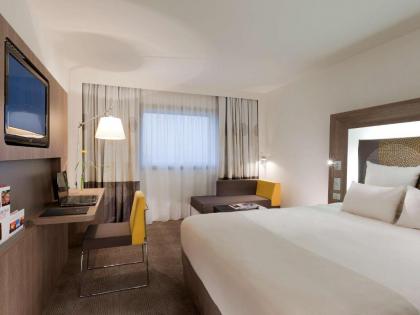 Novotel Paris La Defense - image 6