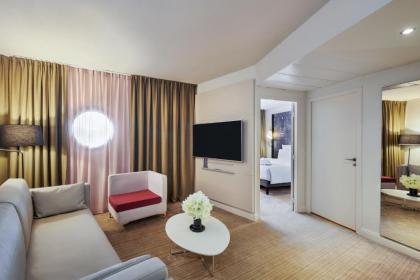 Mercure Paris La Defense - image 14