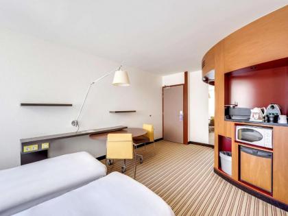 B&B HOTEL Paris Nord 18ème - image 17