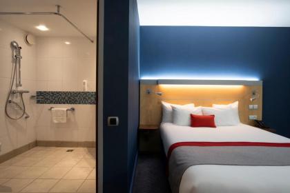 Holiday Inn Express Paris-Canal De La Villette - image 7