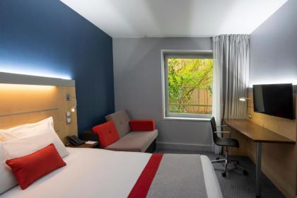 Holiday Inn Express Paris-Canal De La Villette - image 9