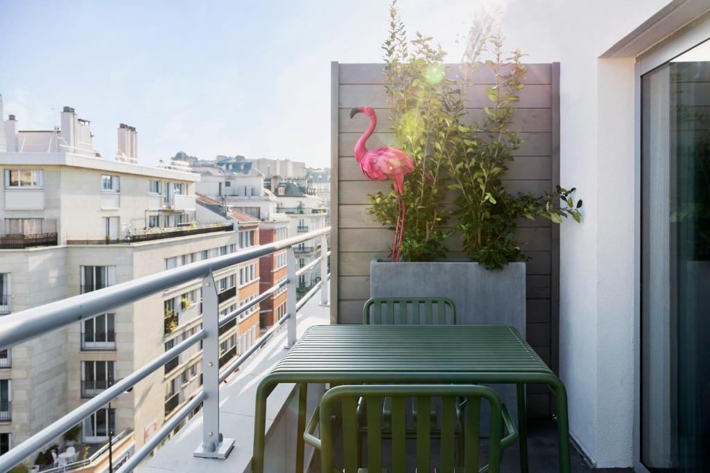 Moxy by Marriott Paris Bastille - image 4