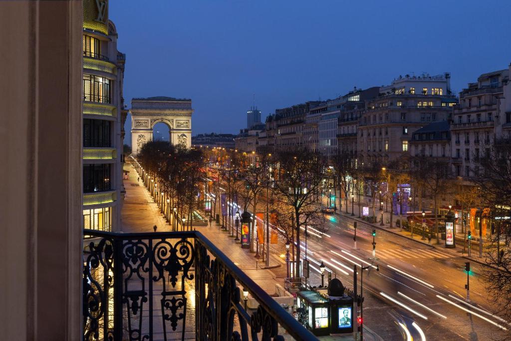 Hotel Barriere Le Fouquet's - image 2