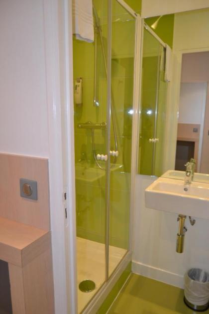 ibis Styles Paris Cadet Lafayette - image 3