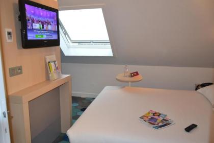 ibis Styles Paris Cadet Lafayette - image 4