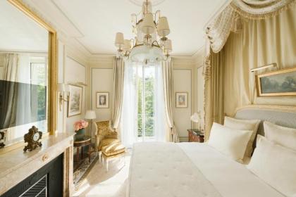 Ritz Paris - image 20