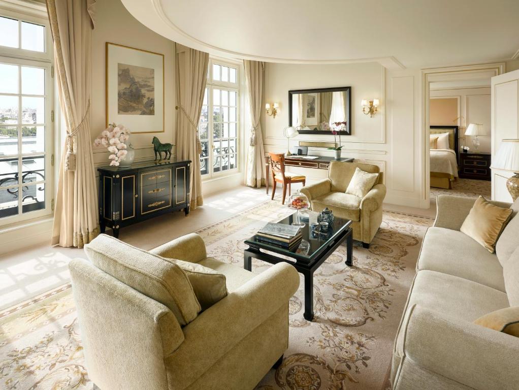 Shangri-La Hotel Paris - image 3