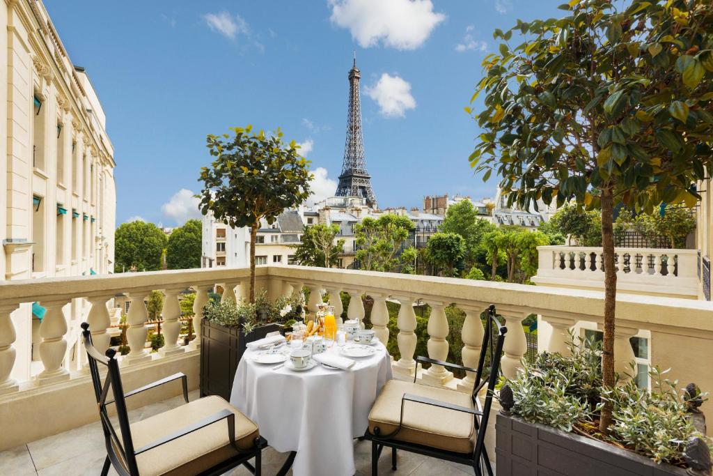 Shangri-La Hotel Paris - image 5