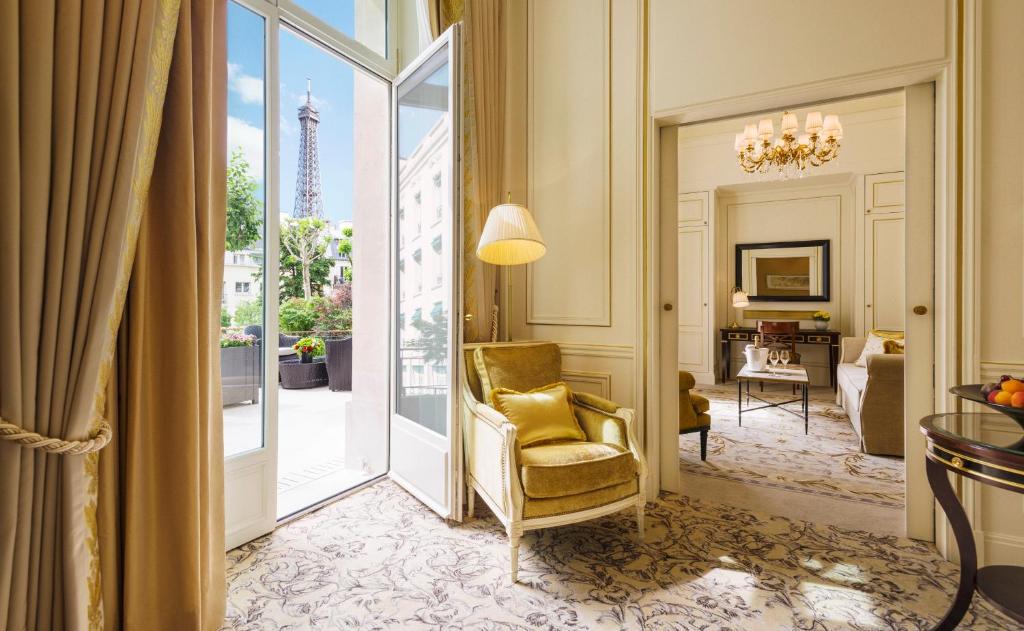 Shangri-La Hotel Paris - image 7