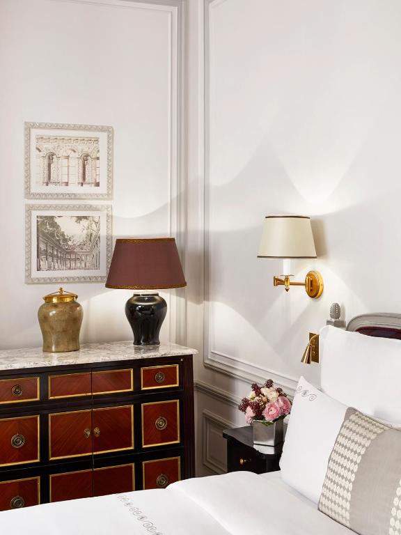 Hotel Plaza Athenee - Dorchester Collection - image 6