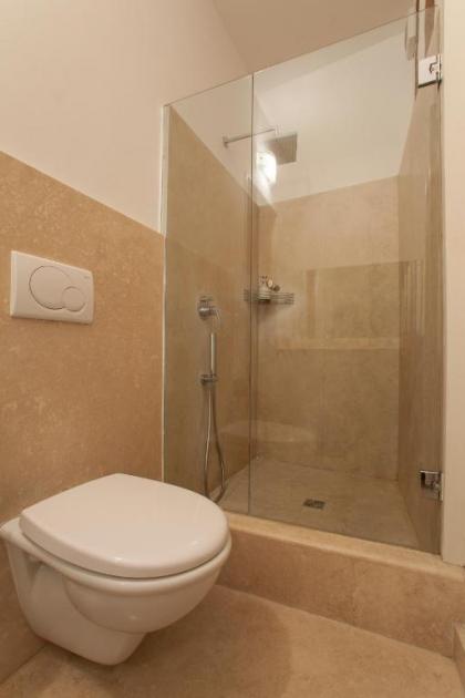 Gregoire Apartment - image 12