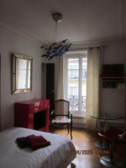 Bed and Breakfast Paris Centre - image 10