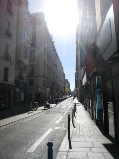 Apartment Aboukir 1 - image 12