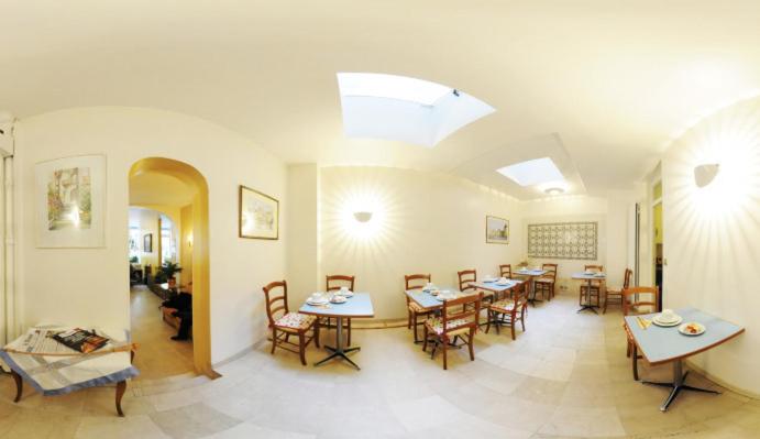 Hotel Cluny Sorbonne - image 2