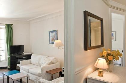 Classy St. Germain Apartment - image 2