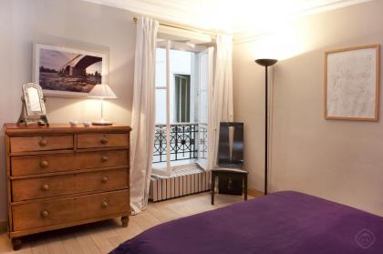 Chic Saint Germain Apartment - image 10