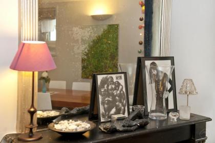 Chic Saint Germain Apartment - image 7