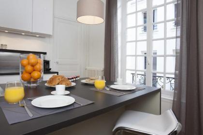 LivinParis - Luxury 2 Bedrooms Le Marais I - image 3