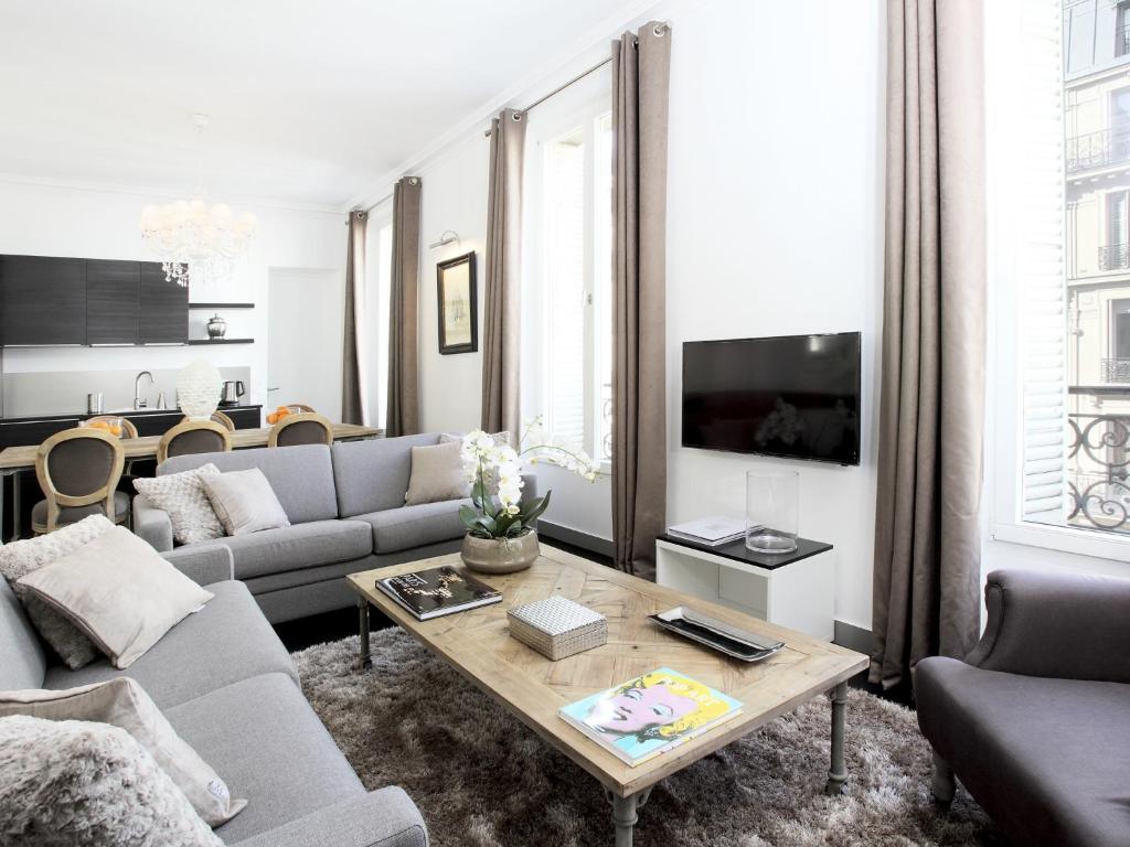 LivinParis - Luxury 3 Bedrooms Le Louvre I - main image