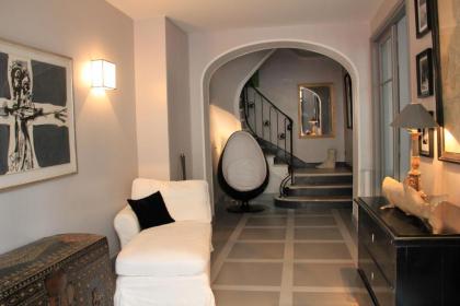 Villa du Square Luxury Guest House - image 10