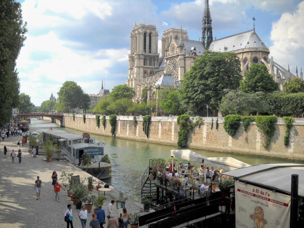 Latin Quarter - Notre Dame apartment - main image