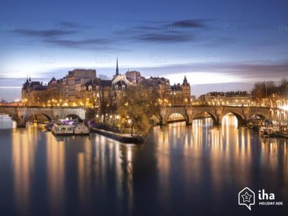 Latin Quarter - Notre Dame apartment - image 20