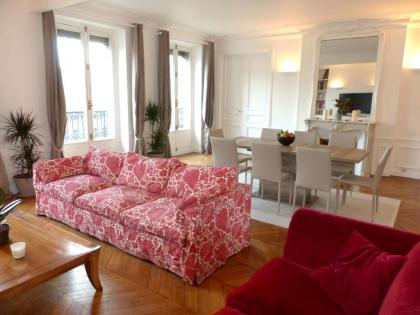 Marvellous Sunbathed 3BR at the heart of Paris - image 14