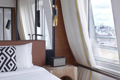 Renaissance by Marriott Paris Republique Hotel - image 19