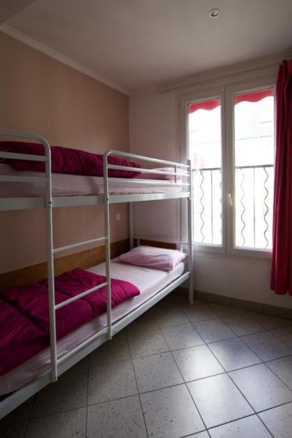 Bastille Hostel - image 4