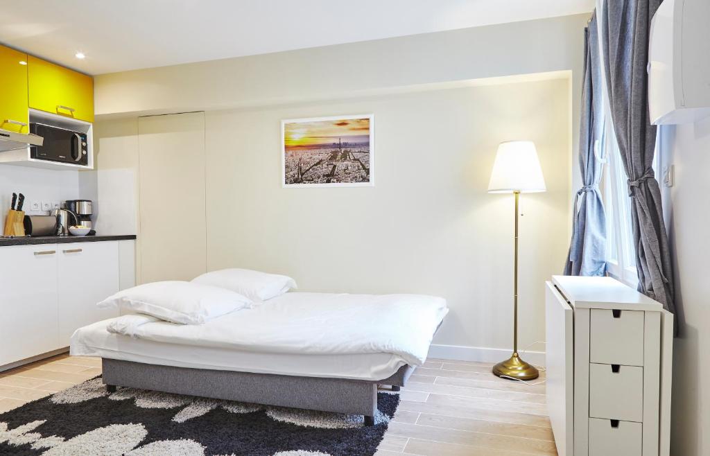 Renovated Apt close to Bastille. Sleeps 4 - image 4