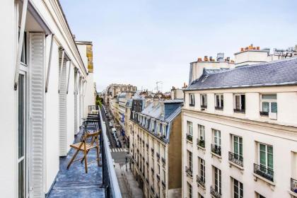 Charming Apartment with Balcony - 5 min Republique - image 13