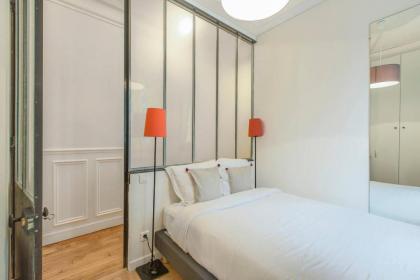 Charming Apartment with Balcony - 5 min Republique - image 9