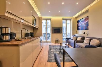 61- Big Luxury Parisian Flat 2DD - image 12