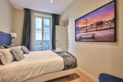 61- Big Luxury Parisian Flat 2DD - image 4