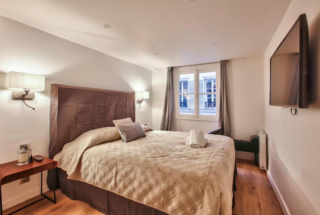 62-LUXURY FLAT CHAMPS ELYSEES (1G) - image 5