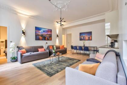 63-LUXURY FLAT CHAMPS-ELYSEES (1C) - image 3