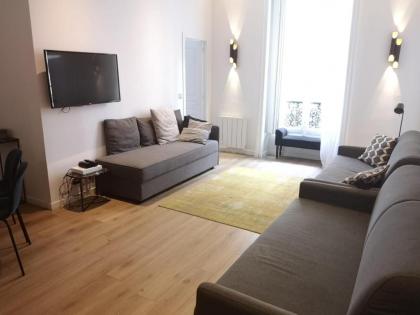 64-LUXURY FLAT CHAMPS ELYSEES (1D) - image 1