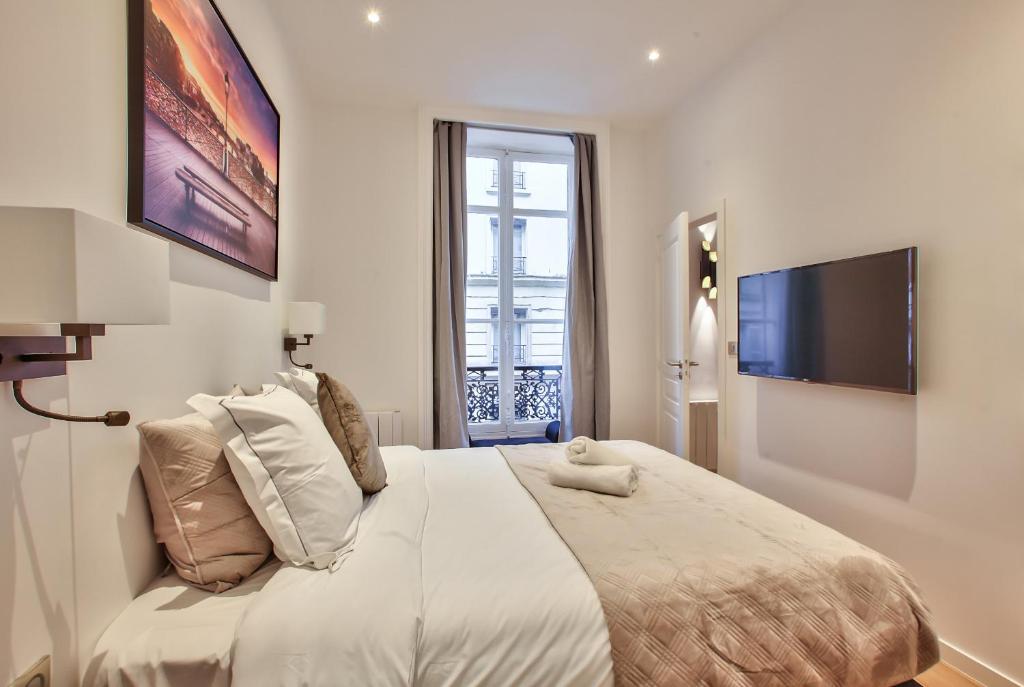 64-LUXURY FLAT CHAMPS ELYSEES (1D) - image 6