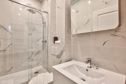 64-LUXURY FLAT CHAMPS ELYSEES (1D) - image 9