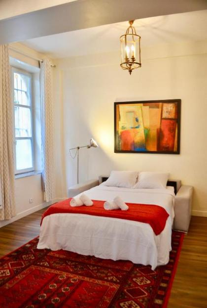 1 Bedroom Apartment in the Heart of the Marais area - image 15