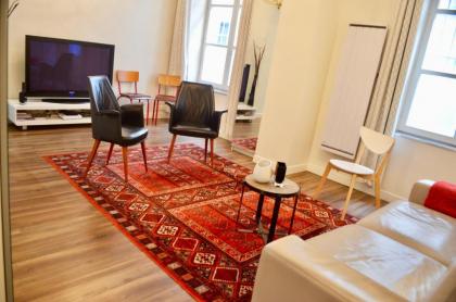 1 Bedroom Apartment in the Heart of the Marais area - image 18