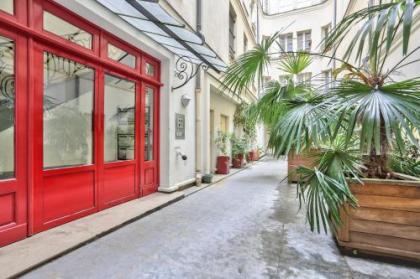 67 - Amazing Parisian Flat - image 15