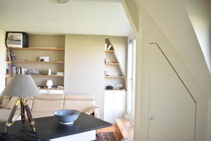 Fully Renovated Bright Studio With High View - image 7