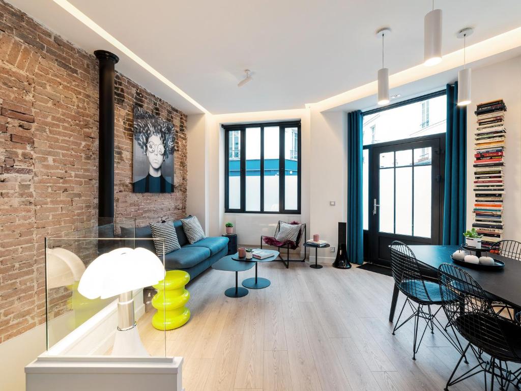 Exclusive Loft in Le Marais with AC - image 3