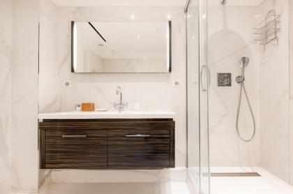 Luxury Montaigne apartment - image 14