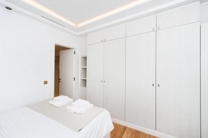 Luxury Montaigne apartment - image 16