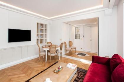 Luxury Montaigne apartment - image 3